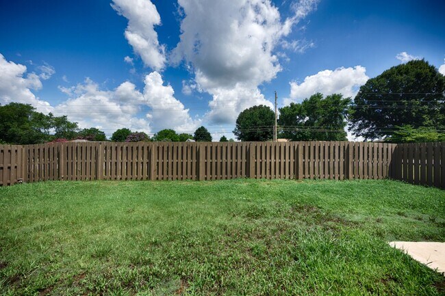Building Photo - 153 Cherry Laurel Dr