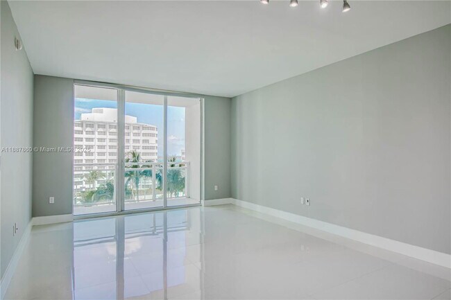 Building Photo - 951 Brickell Ave