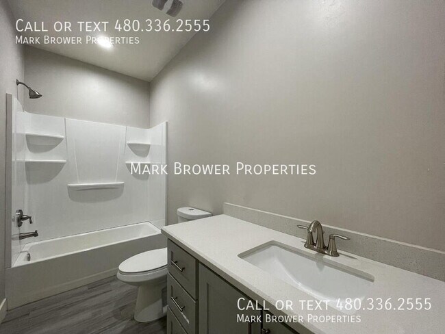 Building Photo - 1561 E Mahoney Ave
