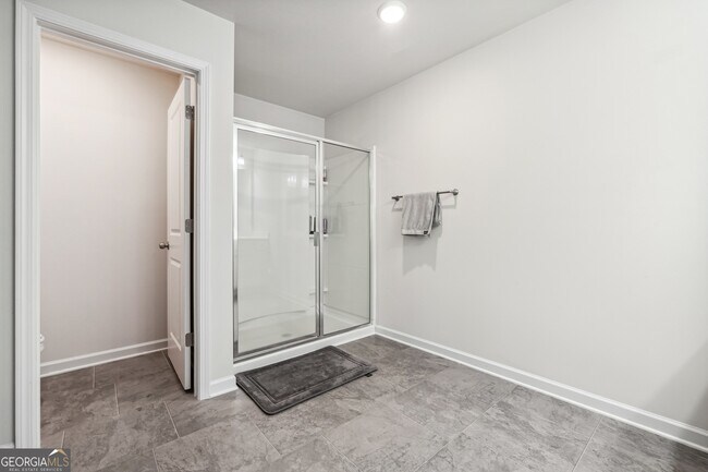 Building Photo - 4655 Fullerton Dr