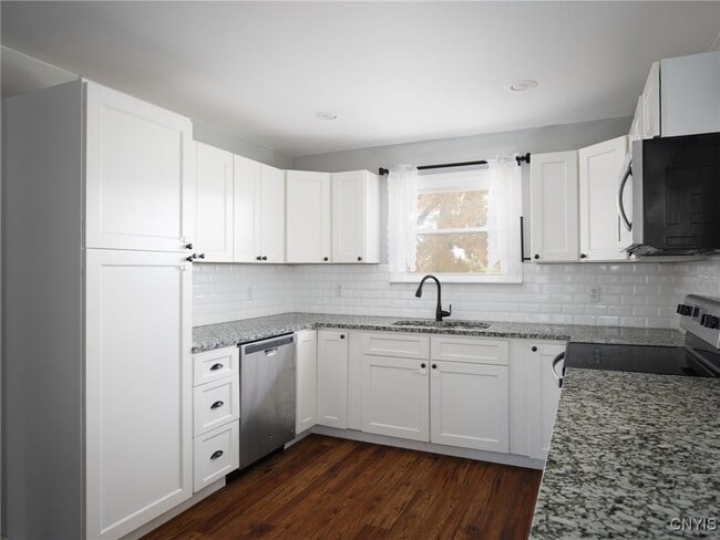 Building Photo - 20201 Overlook Dr