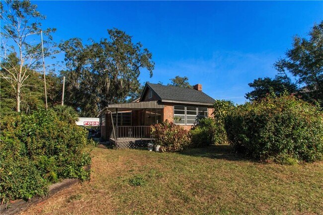 Building Photo - 835 Cathcart Terrace
