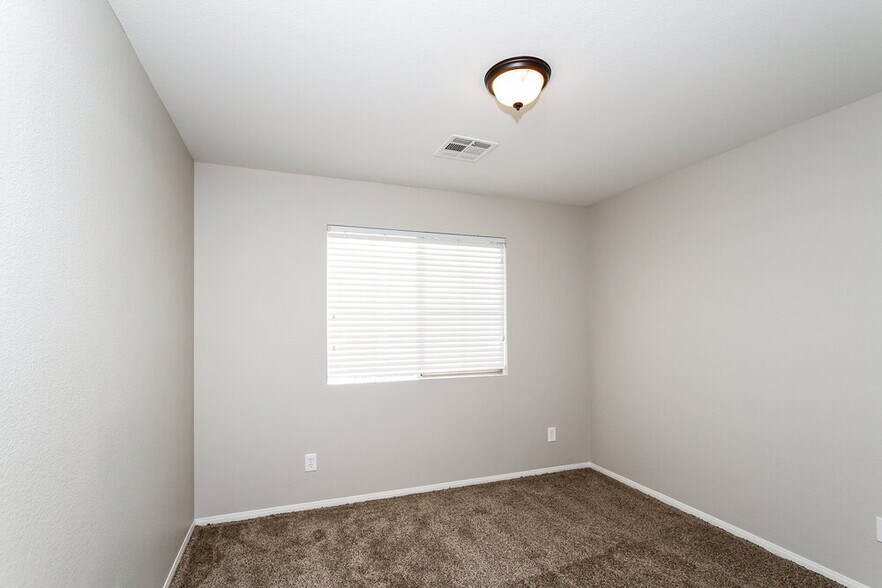 Building Photo - 10527 Peach Creek St