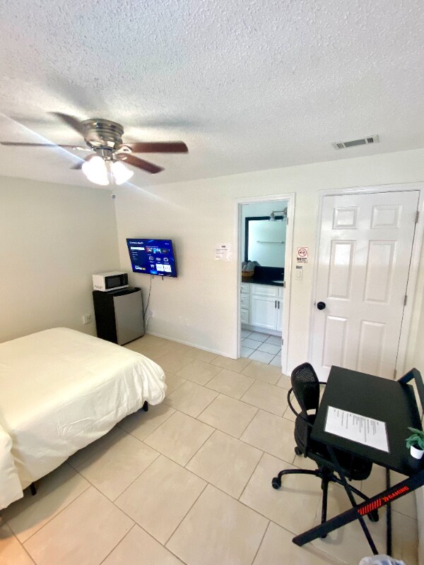 Building Photo - 8453 Mattituck Cir