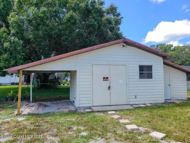 Building Photo - 1503 Licht St