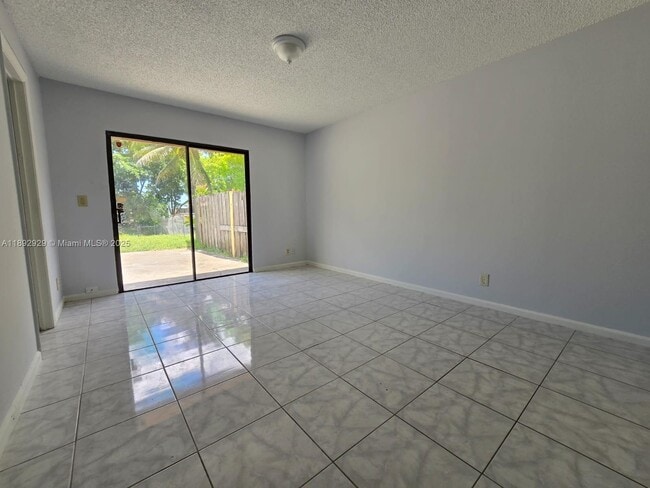Building Photo - 1213 SW 74th Ave