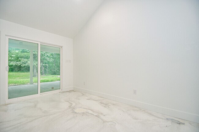 Building Photo - 6914 Evergreen St