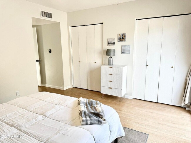 Building Photo - 1916 E Inverness Ave