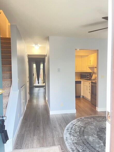 Building Photo - 3567 Kenbrooke Ct