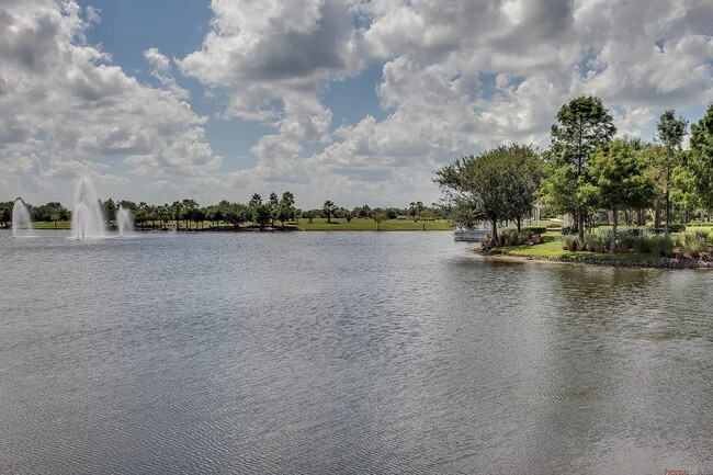 Building Photo - 12898 SW Lake Fern Cir