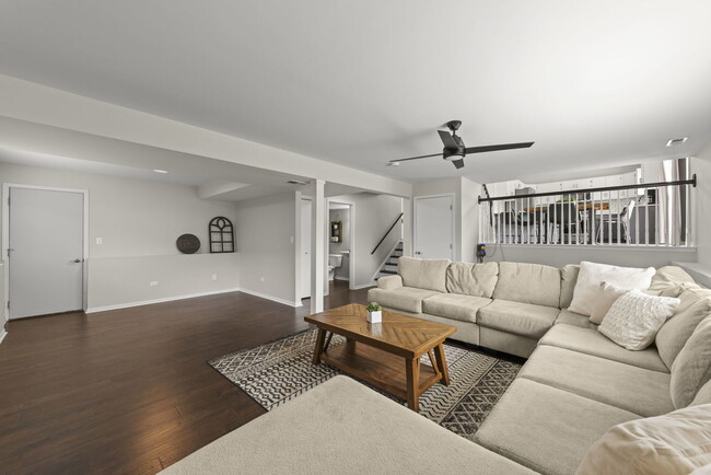 Building Photo - 16505 Timberview Dr