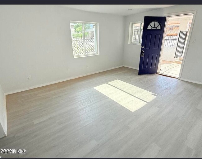 Building Photo - 5658 Dailey Ave