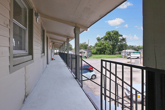 Building Photo - Metairie Heights Apartments