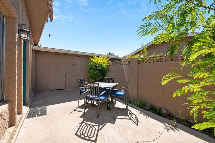 Building Photo - 1310 S Pima