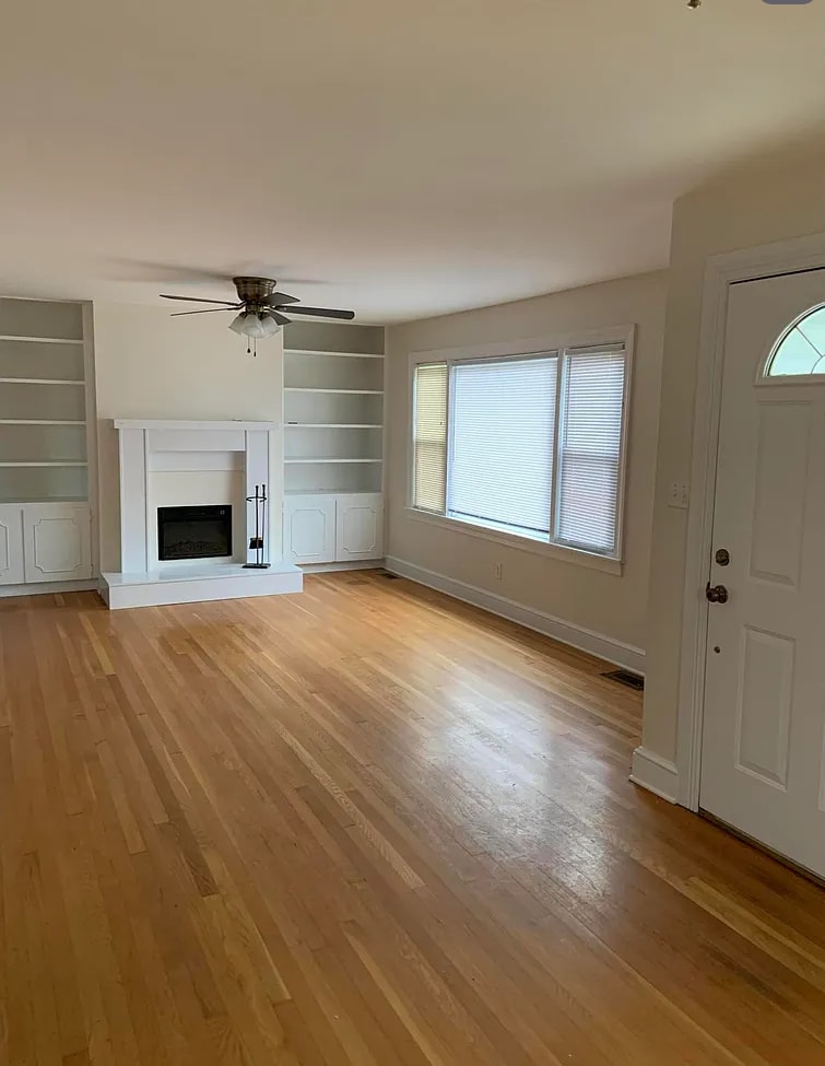 Living room - 914 Westview Cir