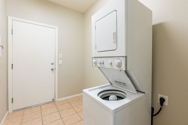 Building Photo - Four Bedrooms, 3 Car Garage - New flooring!