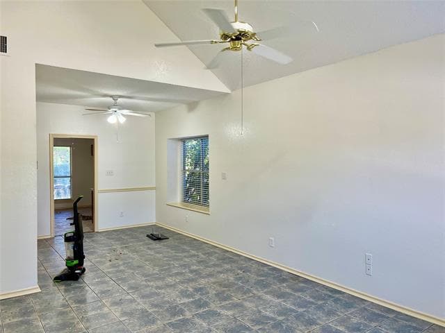 Building Photo - 1364 Creekview Dr