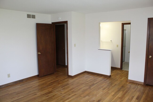 Building Photo - 3 BR Ranch on a Great Country Setting!