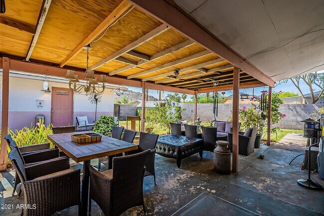 Building Photo - CUTE 2 Bedroom 1 Bath bungalow in Sunnyslope with full casita