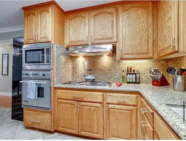 Building Photo - Remodeled Home in Great Location w/ Solar,  Central A/C & No Carpets!!