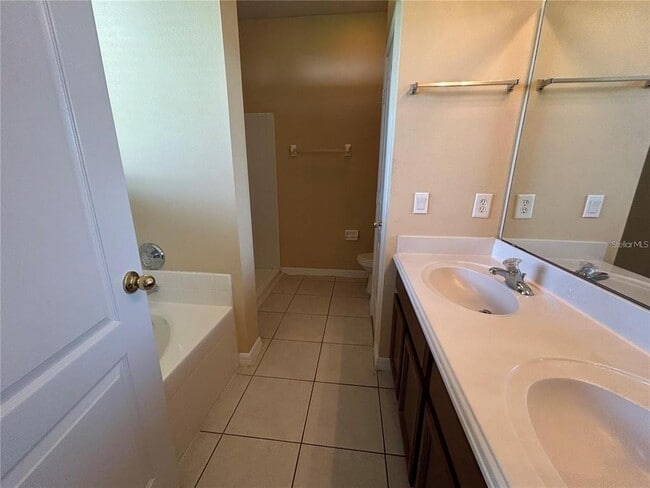 Building Photo - 10507 Eastpark Lake Dr