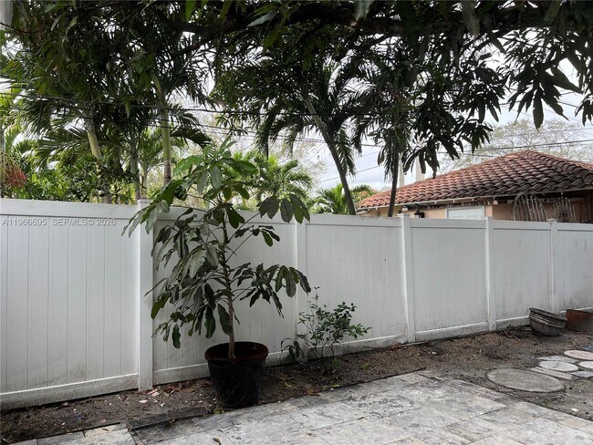 Building Photo - 1623 Johnson St