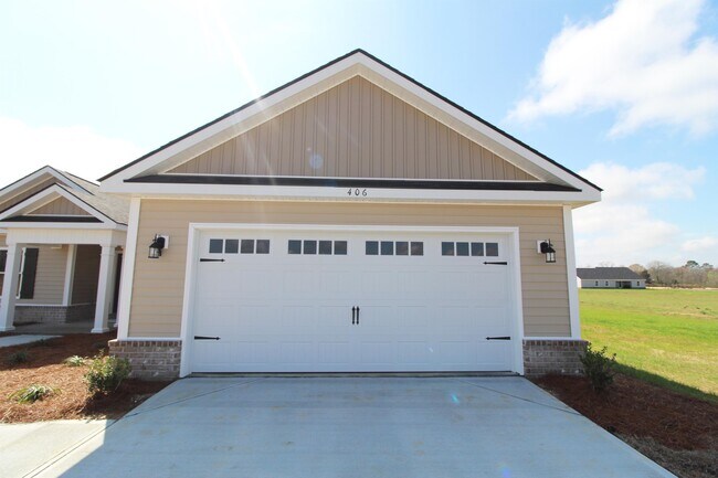 Building Photo - 6083 Forest Dr