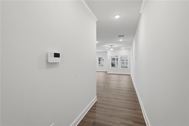 Building Photo - 2206 Chant St