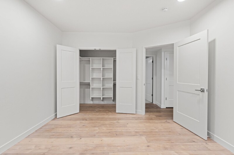 Building Photo - 3056 N Bar H Rd