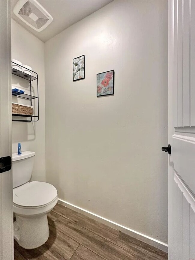 Building Photo - Beautiful 4 Bedroom/3 Bathroom Home