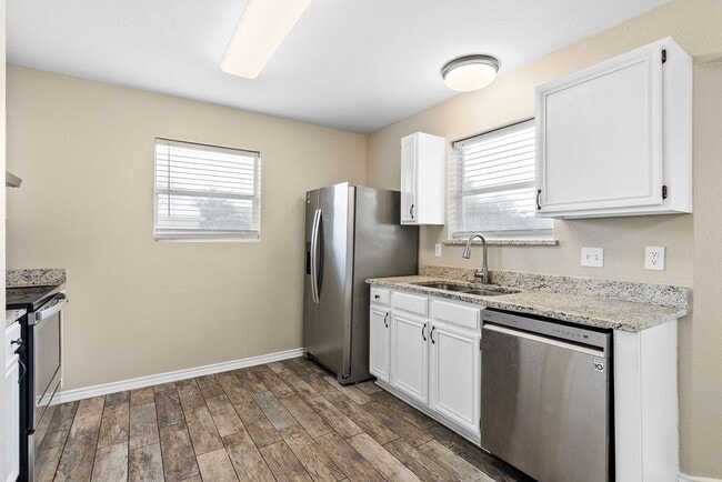 Building Photo - 4604 Greyhound Dr