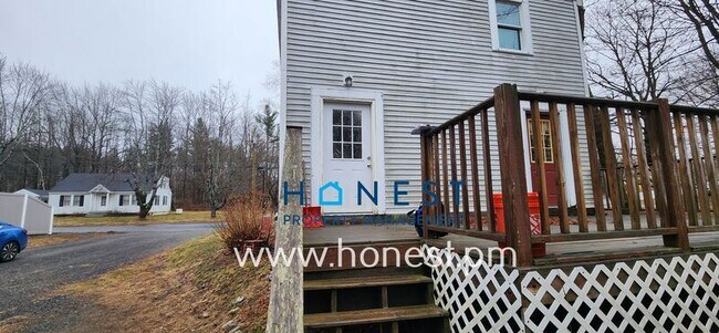 Building Photo - 4 Pierce St