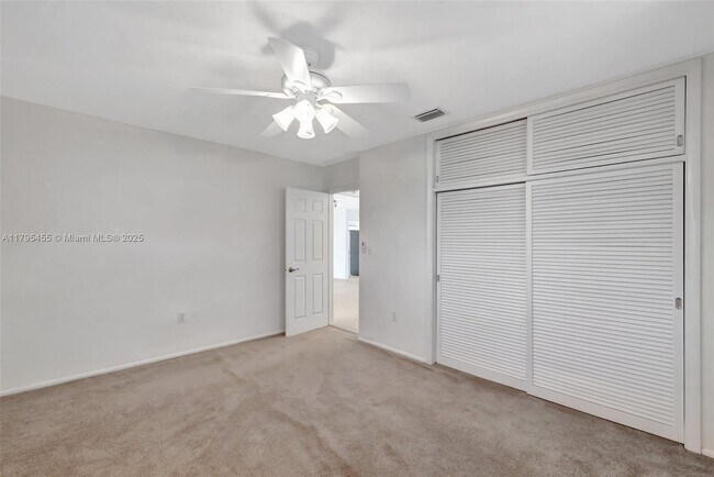 Building Photo - 9121 SW 54th Pl
