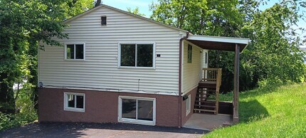 Building Photo - Christiansburg, 2 BR / 1 BA, Available in Aug 14th