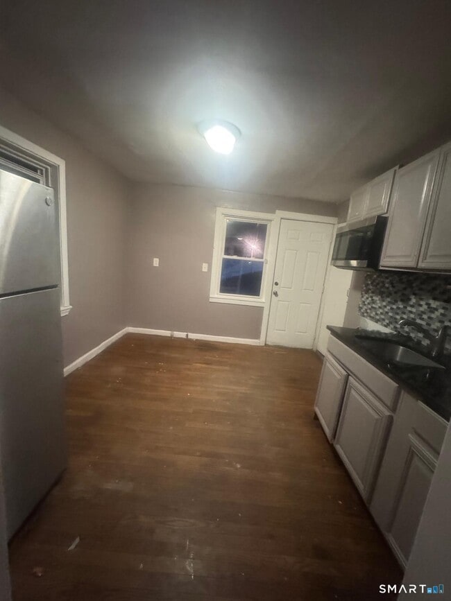 Building Photo - 30 Wake St