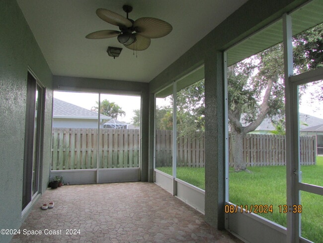 Building Photo - 1882 Woodfield Cir