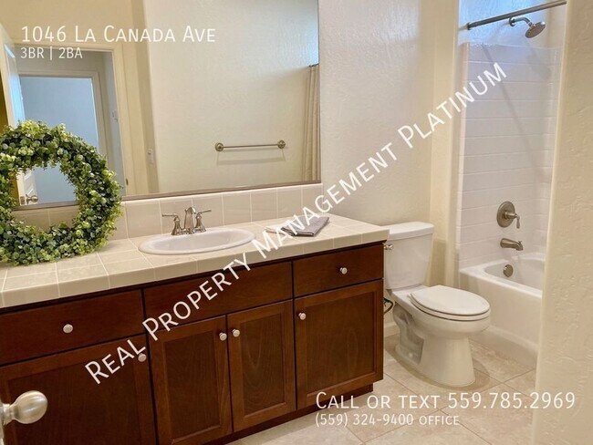 Building Photo - 1046 La Canada Ave