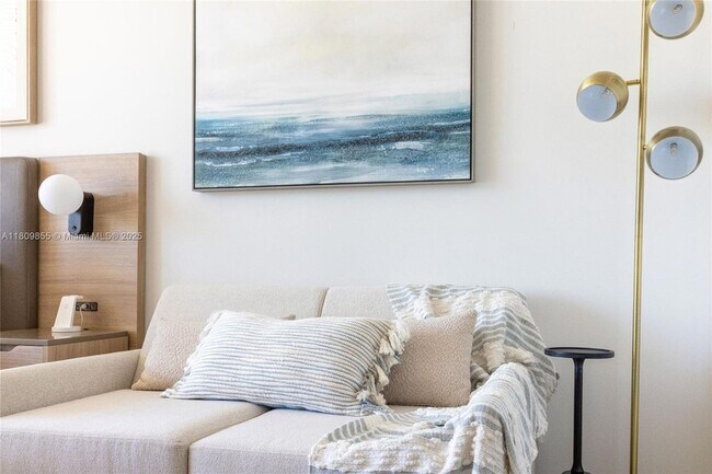 Building Photo - 159 NE 6th St