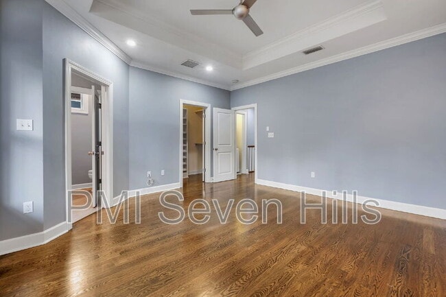 Building Photo - 828 N Duval St