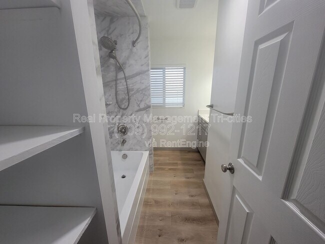 Building Photo - 1817 Cartmell St