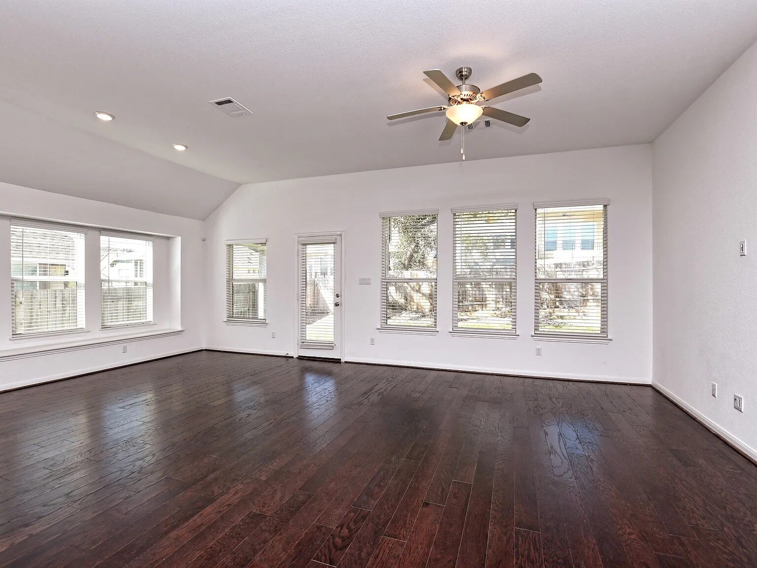 Building Photo - Room in House on Panzano Dr