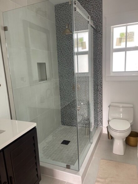 Bathroom - 1102 Pearl St