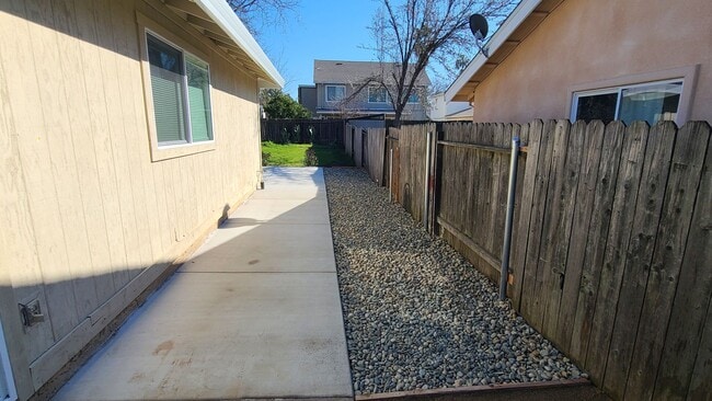 Building Photo - 6962-6964 Crux Drive