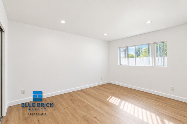 Building Photo - 11731 Kittridge St