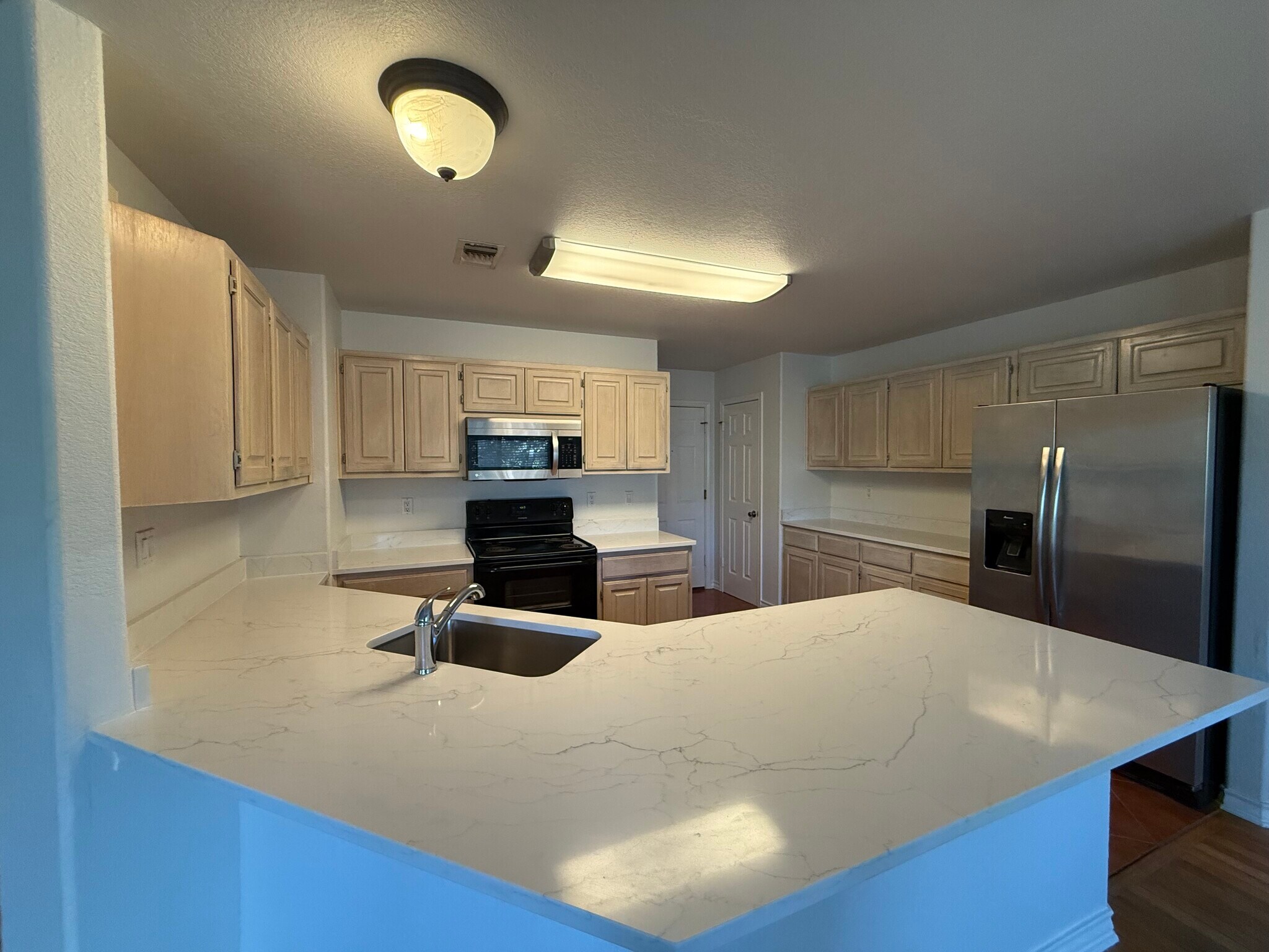 Building Photo - 1907 Summerwood Dr