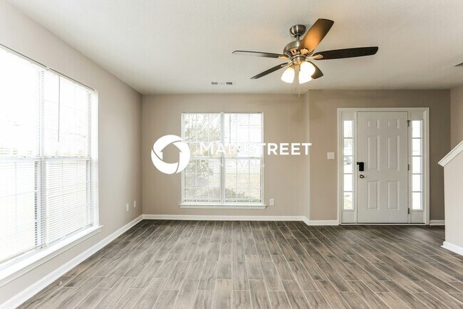 Building Photo - 3 Bedroom Pet-Friendly Home in ELLENWOOD, GA with Main Street Renewal
