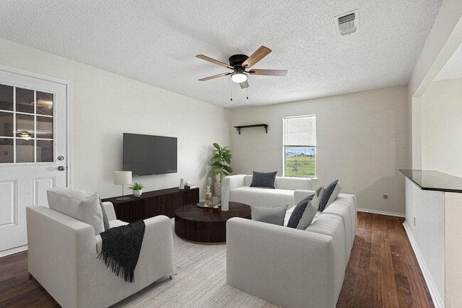 Building Photo - 216 Red River Dr
