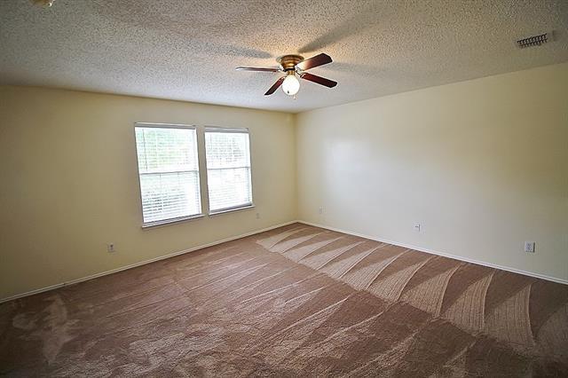 Building Photo - 2415 Mallory Ln