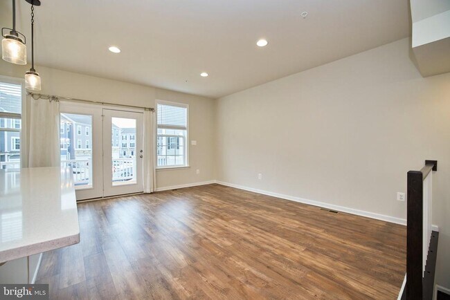 Building Photo - 6228 Davinci St