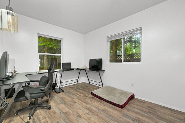 Building Photo - 6258 Bellwood Dr